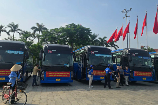 Hải Phòng tổ chức 230 chuyến xe miễn phí đưa người dân đi tham quan Triển lãm A80