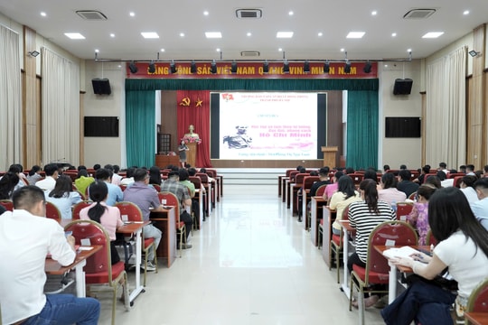 Đảng ủy UBND thành phố Hà Nội bồi dưỡng nhận thức về Đảng cho 165 quần chúng ưu tú