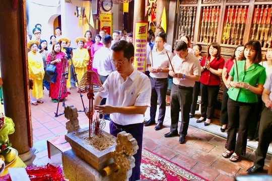 Lễ dâng hương kỷ niệm 908 năm ngày hóa của Hoàng Thái hậu Nguyên phi Ỷ Lan