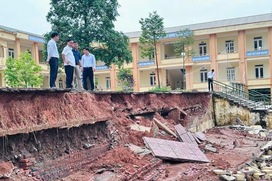 Hà Nội công bố tình huống khẩn cấp tình trạng sạt lở tại xã Ba Vì