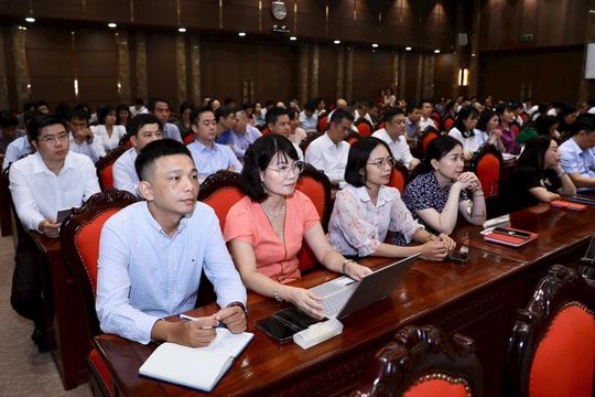 Cán bộ, đảng viên Đảng bộ Hà Nội sẵn sàng cho kỷ nguyên mới