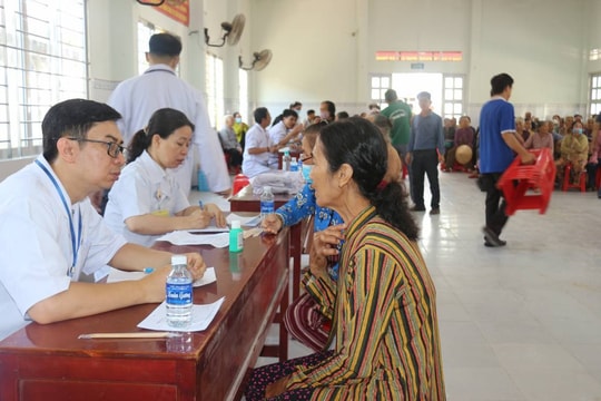 Triển khai giải pháp đột phá, tăng cường bảo vệ, chăm sóc và nâng cao sức khỏe nhân dân