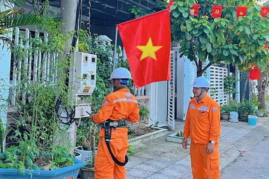 Kiên cường bám lưới, giữ dòng điện sáng cho Nhân dân