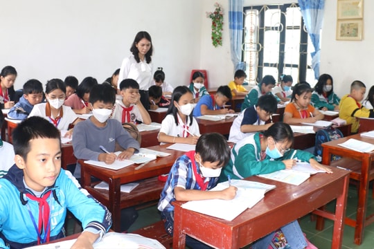 Nghệ An luân chuyển, biệt phái 836 giáo viên đến các trường