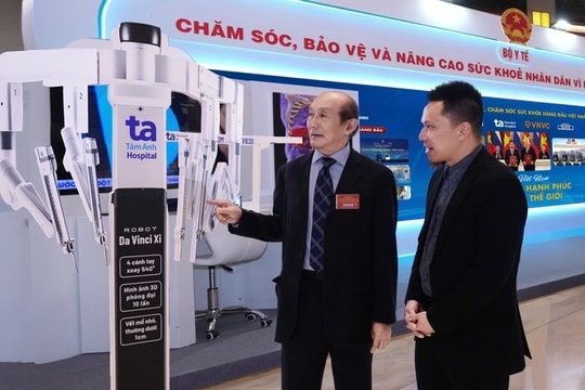 Công nghệ Robot AI gây ấn tượng tại Triển lãm thành tựu Y tế nổi bật
