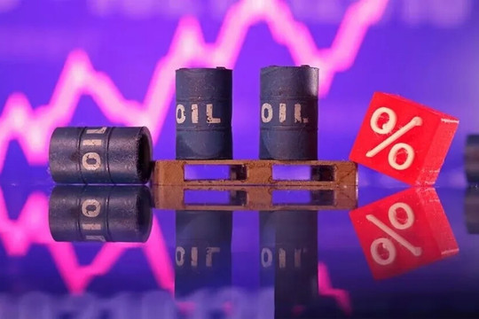 Giá xăng dầu hôm nay 16/9: tăng do sự gián đoạn nguồn cung