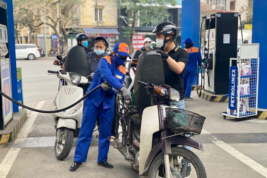 Dự báo giá xăng tăng 0,9% trong ngày 18-9