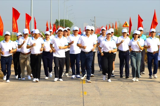 Chung kết Giải chạy Báo Hànộimới mở rộng lần thứ 50 - Vì hòa bình năm 2025 xã Cổ Đô