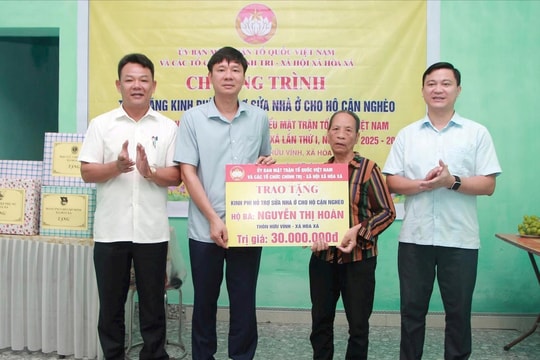 Xã Hòa Xá trao hỗ trợ sửa chữa nhà ở cho hộ cận nghèo