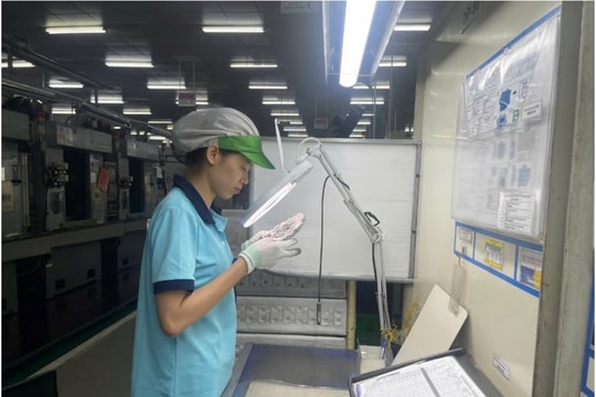 Tấm gương nữ công nhân trẻ sáng tạo trong lao động