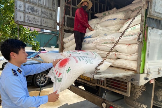 Phát hiện, thu giữ 3 tấn đường cát nhập lậu tại Nghệ An