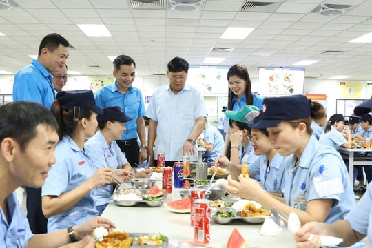Tết Bính Ngọ 2026: Quà Tết giá trị hơn, Công đoàn tổ chức Bữa cơm tất niên tại cơ sở