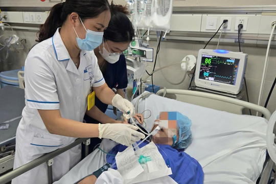 Uống nhầm Methadone trong chai nước ngọt, cụ bà nhập viện nguy kịch