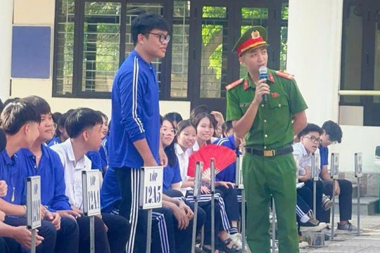 Phường Tây Mỗ đẩy mạnh tuyên truyền và ký cam kết an toàn giao thông trong trường học
