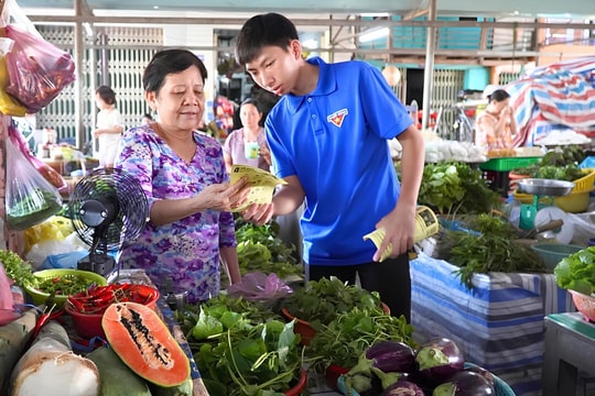 Đồng Tháp quyết liệt phổ cập tri thức số đến toàn dân