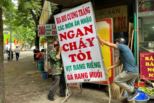 Phường Nghĩa Đô ra quân xử lý vi phạm trật tự đô thị