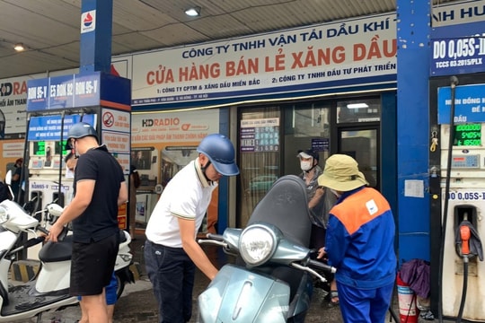 Giá xăng tăng 230 đồng/lít từ 15h ngày 18/9