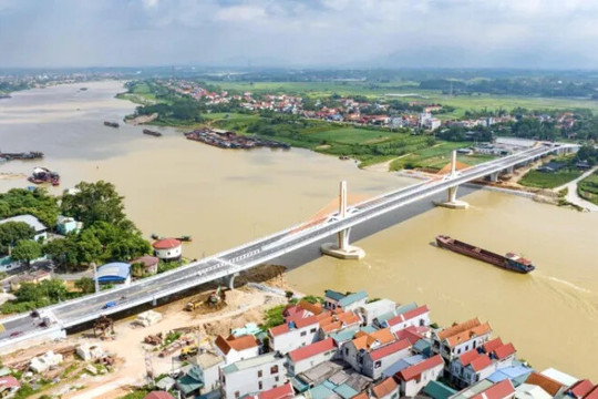 Phú Thọ xem xét chủ trương đầu tư 2 dự án giao thông trọng điểm kết nối liên vùng
