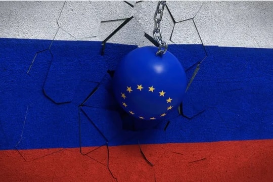 Châu Âu phê duyệt gói trừng phạt Nga thứ 19