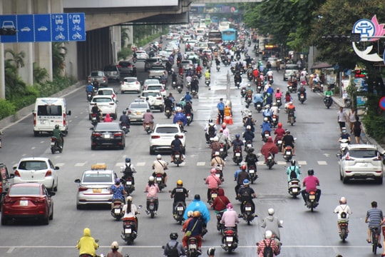Giao thông công cộng - \"Chìa khóa\" để xây dựng Thủ đô Hà Nội văn minh Bài 1: Khi xe cá nhân góp phần làm cho đô thị "ngột ngạt"