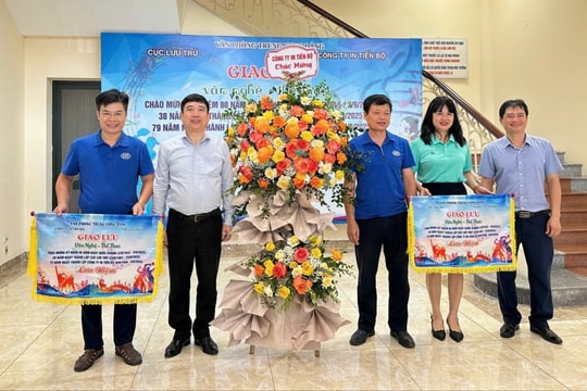 Vun đắp tình đoàn kết giữa đoàn viên Công đoàn Công ty In Tiến Bộ và Cục Lưu trữ