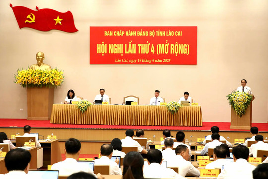 Ban Chấp hành Đảng bộ tỉnh Lào Cai thảo luận văn kiện, chuẩn bị Đại hội nhiệm kỳ mới