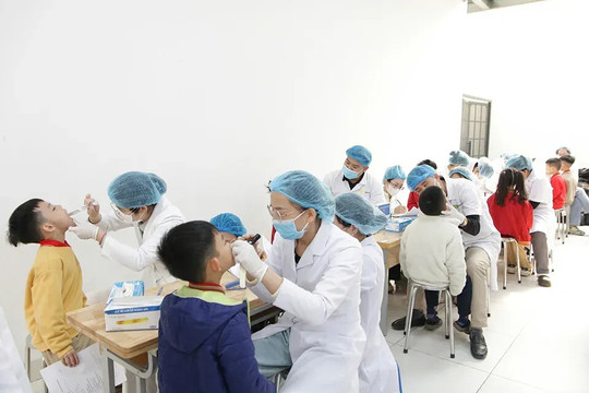 Kiểm tra sức khỏe định kỳ: lá chắn bảo vệ học sinh khỏi bệnh tật học đường
