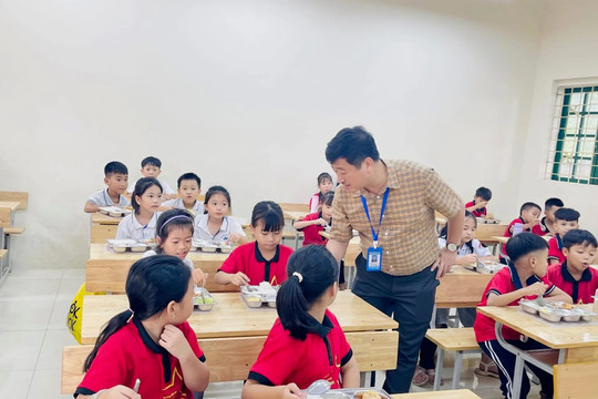 Xã Sóc Sơn: bảo đảm chất lượng bữa ăn bán trú cho học sinh