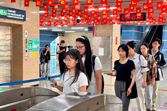 Hanoi Metro thử nghiệm định danh, xác nhận sinh trắc học để đi tàu điện