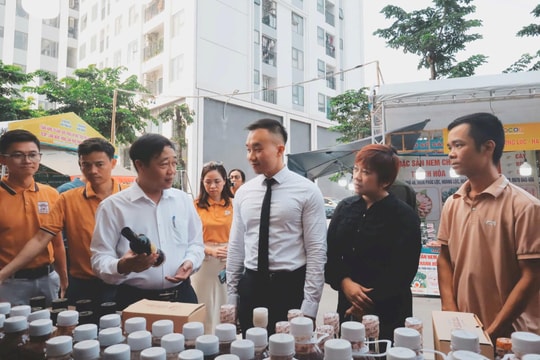 Hơn 500 sản phẩm OCOP, đặc sản vùng miền được quảng bá tới người dân phường Tương Mai