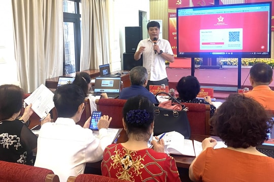 Phường Văn Miếu - Quốc Tử Giám tập huấn triển khai thủ tục hành chính của Đảng trên Cổng dịch vụ công