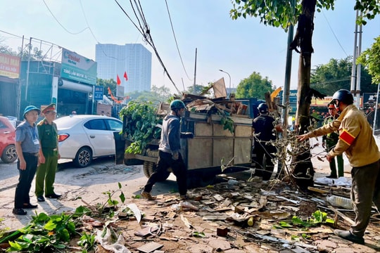 Phường Thanh Liệt xử lý vi phạm trật tự đô thị tại tuyến phố Vũ Đức Úy