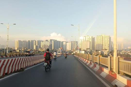 Hà Nội tiếp tục nắng nóng 35 độ C