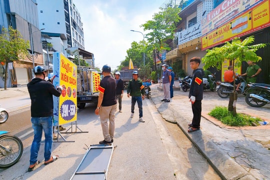 Phường Thanh Liệt ra quân xử lý vi phạm trật tự văn minh đô thị