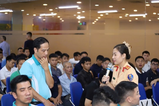 Để không bị "phạt nguội", CSGT Hà Nội hướng dẫn tài xế sử dụng camera hành trình