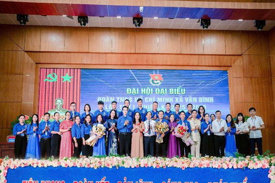 Đại hội Đại biểu Đoàn TNCS Hồ Chí Minh xã Vân Đình lần thứ I, nhiệm kỳ 2025 – 2030. Đồng chí Doãn Hồng Việt giữ chức Bí thư Đoàn Thanh niên xã Vân Đình