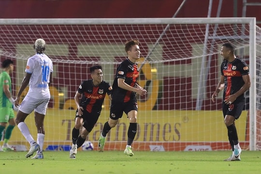 Hoàng Đức tỏa sáng, Thép xanh Nam Định trắng tay trước Ninh Bình FC