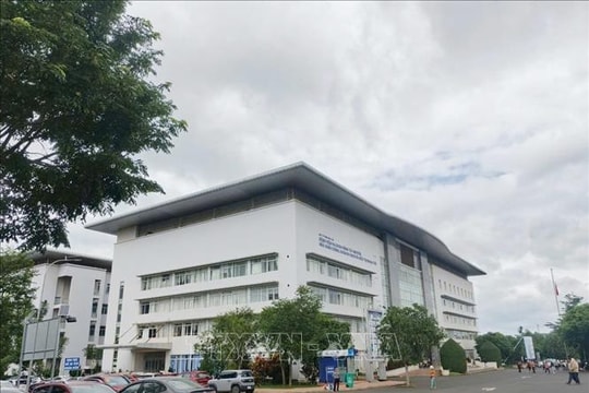 Vụ tán sỏi laser trong thời gian máy hỏng: Khởi tố, bắt tạm giam hai trưởng khoa