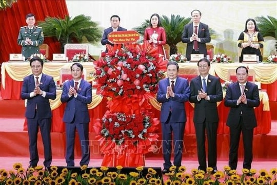 Chủ tịch Quốc hội: Đưa Khánh Hòa trở thành thành phố trực thuộc Trung ương, trung tâm kinh tế biển hiện đại