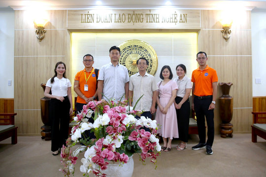 Tập đoàn Hoa Lợi làm việc với LĐLĐ tỉnh Nghệ An về phối hợp chăm lo cho người lao động
