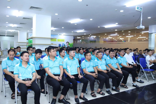 Xây dựng văn hoá giao thông cho tài xế taxi