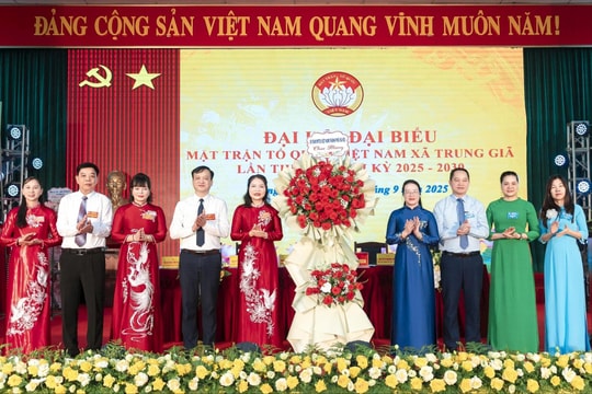 Phó Bí thư Thường trực Đảng ủy xã Nguyễn Thị Kim Tuyến kiêm Chủ tịch Ủy ban MTTQ xã Trung Giã