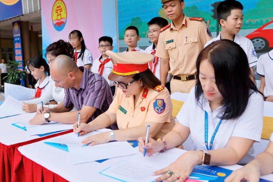 Hà Nội: Học sinh, giáo viên chung tay xây dựng văn hóa giao thông