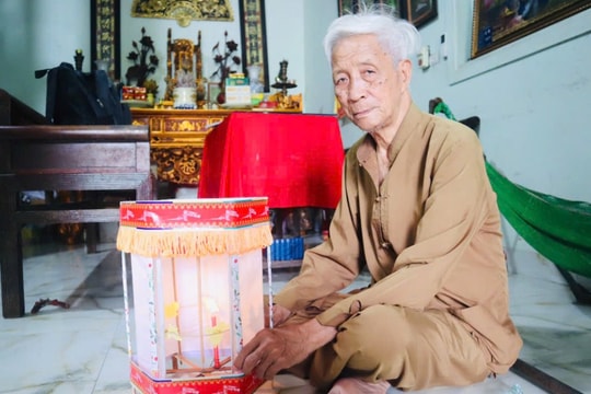Nghệ nhân níu giữ vòng quay ký ức Trung thu