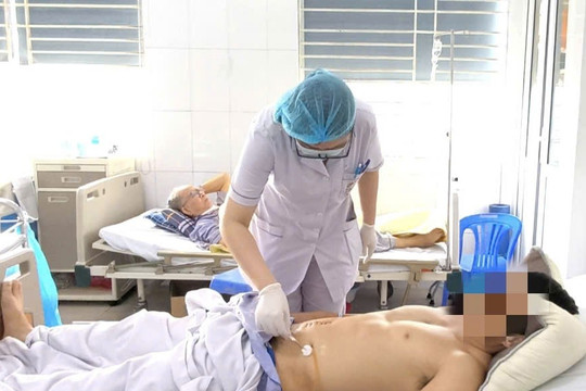 Nhập viện vì đau bụng, phát hiện “dị vật” bất ngờ