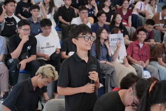 Hà Nội: Tuyên truyền pháp luật về an toàn giao thông cho sinh viên Đại học Kiến trúc Hà Nội