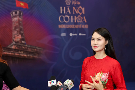 Hà Nội cờ hoa: Bản giao hưởng cảm xúc của một tấm lòng