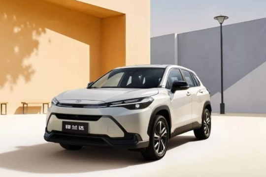 SUV “anh em” với Toyota Corolla Cross lộ diện bản nâng cấp