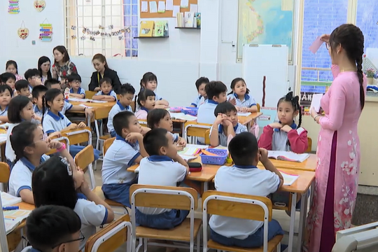 TP Hồ Chí Minh kiểm tra công tác thu chi đầu năm tại các trường học