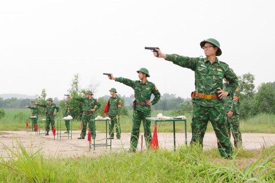 Bộ đội Biên phòng TP Hồ Chí Minh kiểm tra bắn đạn thật